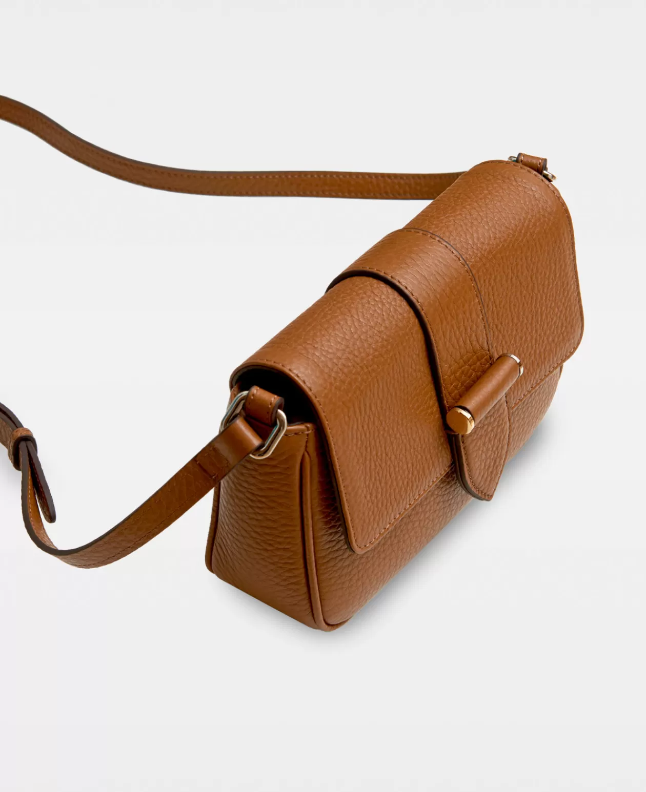 Decadent Copenhagen Crossbody<April Cognac